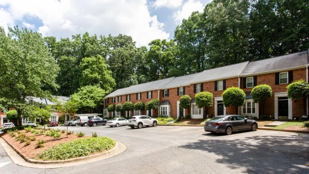 1160 Windsor Parkway Unit 10, Atlanta, Georgia 30319, 2 Bedrooms Bedrooms, ,2 BathroomsBathrooms,Residential,Sold,1160 Windsor Parkway Unit 10,7078884