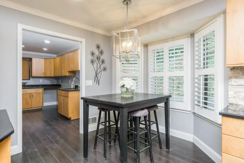 5310 Mount Vernon Parkway, Sandy Springs, Georgia 30327, 4 Bedrooms Bedrooms, ,4 BathroomsBathrooms,Residential,Sold,5310 Mount Vernon Parkway,6595612