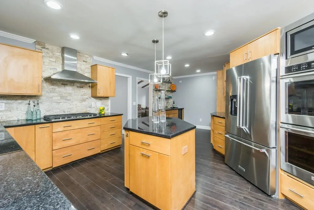 5310 Mount Vernon Parkway, Sandy Springs, Georgia 30327, 4 Bedrooms Bedrooms, ,4 BathroomsBathrooms,Residential,Sold,5310 Mount Vernon Parkway,6595612