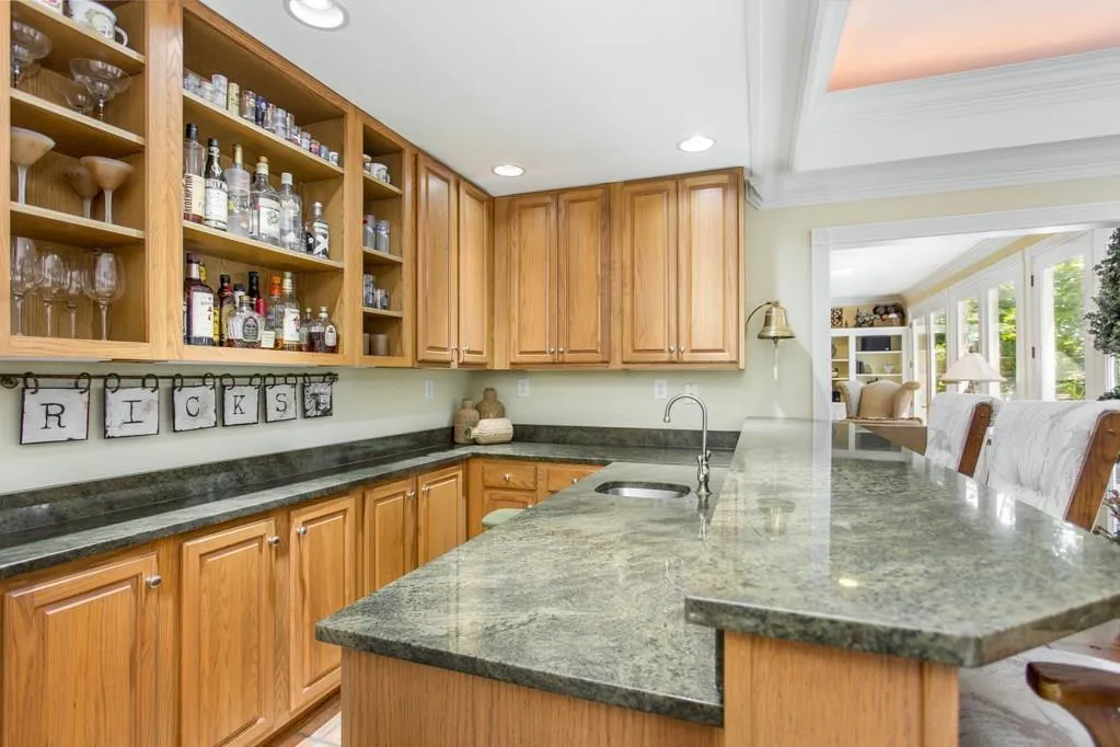 8975 River Run, Sandy Springs, Georgia 30350, 4 Bedrooms Bedrooms, ,3 BathroomsBathrooms,Residential,Sold,8975 River Run,6027436