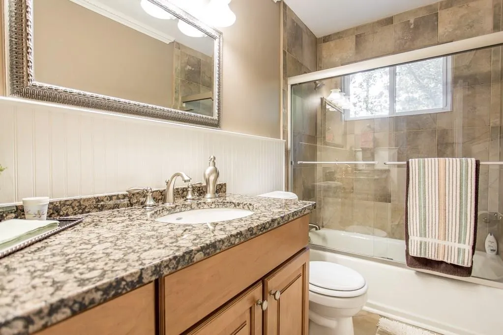 8975 River Run, Sandy Springs, Georgia 30350, 4 Bedrooms Bedrooms, ,3 BathroomsBathrooms,Residential,Sold,8975 River Run,6027436