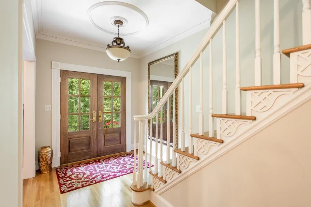 8975 River Run, Sandy Springs, Georgia 30350, 4 Bedrooms Bedrooms, ,3 BathroomsBathrooms,Residential,Sold,8975 River Run,6027436
