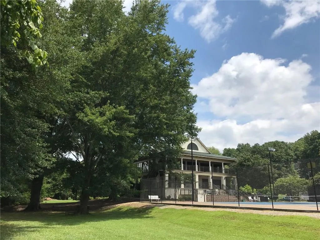8975 River Run, Sandy Springs, Georgia 30350, 4 Bedrooms Bedrooms, ,3 BathroomsBathrooms,Residential,Sold,8975 River Run,6027436