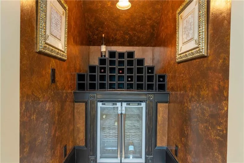 240 Trimble Crest Drive, Atlanta, Georgia 30342, 6 Bedrooms Bedrooms, ,5 BathroomsBathrooms,Residential,Sold,240 Trimble Crest Drive,7367471