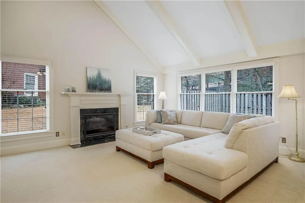 155 Brantley Road, Sandy Springs, Georgia 30350, 2 Bedrooms Bedrooms, ,2 BathroomsBathrooms,Residential,Sold,155 Brantley Road,6831494