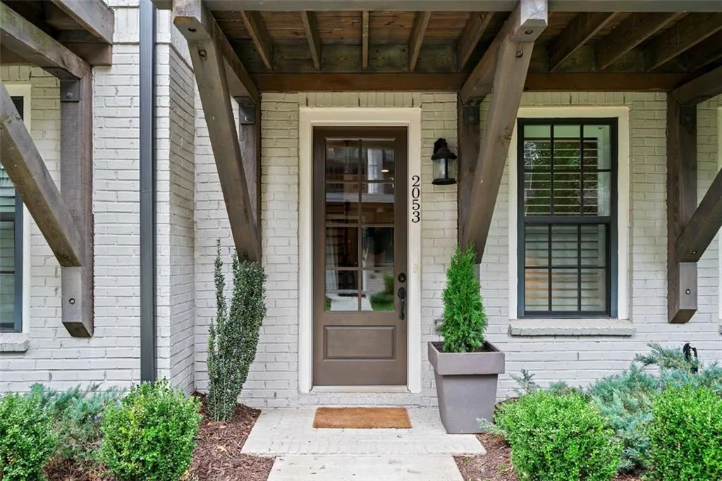 2053 Wheaton Way, Atlanta, Georgia 30328, 4 Bedrooms Bedrooms, ,4 BathroomsBathrooms,Residential,Sold,2053 Wheaton Way,7465942