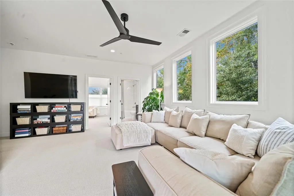 2053 Wheaton Way, Atlanta, Georgia 30328, 4 Bedrooms Bedrooms, ,4 BathroomsBathrooms,Residential,Sold,2053 Wheaton Way,7465942