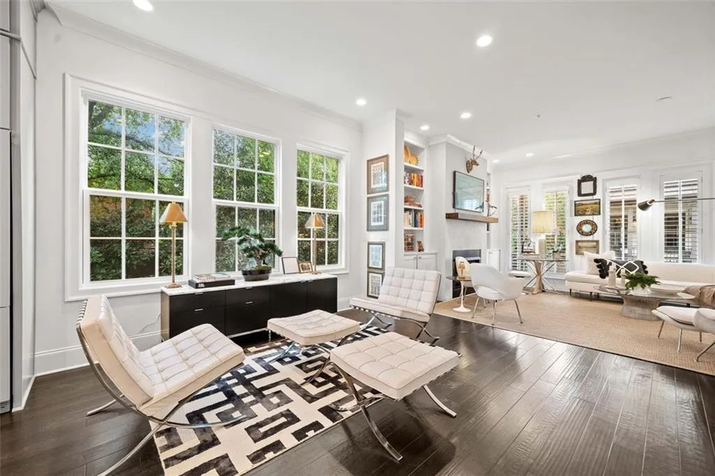 2053 Wheaton Way, Atlanta, Georgia 30328, 4 Bedrooms Bedrooms, ,4 BathroomsBathrooms,Residential,Sold,2053 Wheaton Way,7465942