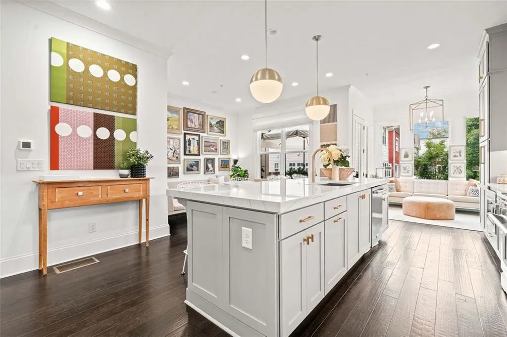 2053 Wheaton Way, Atlanta, Georgia 30328, 4 Bedrooms Bedrooms, ,4 BathroomsBathrooms,Residential,Sold,2053 Wheaton Way,7465942