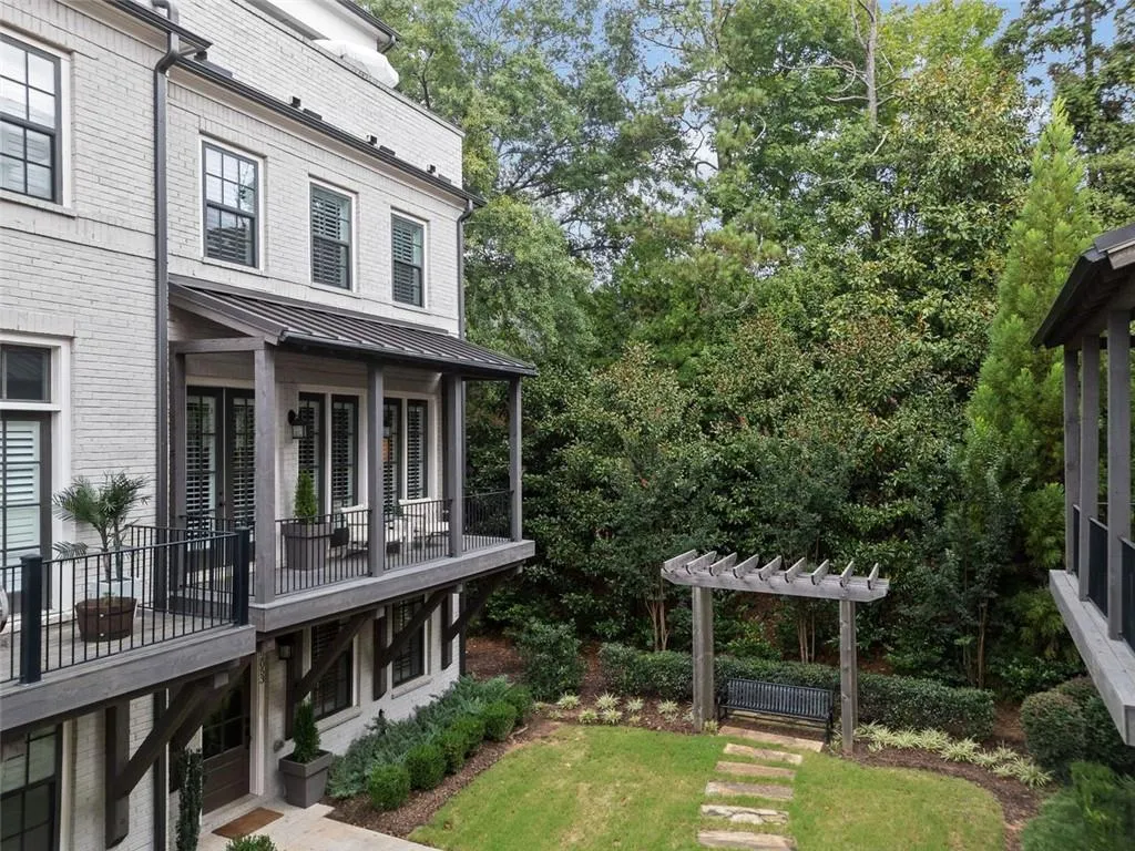 2053 Wheaton Way, Atlanta, Georgia 30328, 4 Bedrooms Bedrooms, ,4 BathroomsBathrooms,Residential,Sold,2053 Wheaton Way,7465942