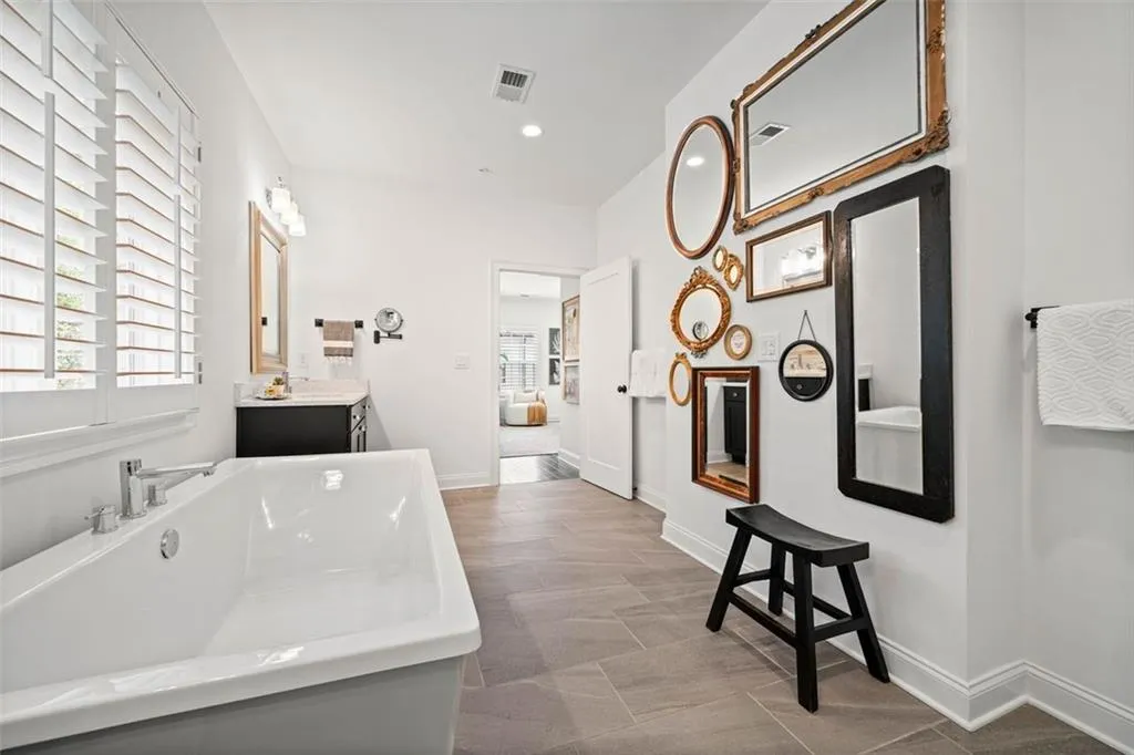 2053 Wheaton Way, Atlanta, Georgia 30328, 4 Bedrooms Bedrooms, ,4 BathroomsBathrooms,Residential,Sold,2053 Wheaton Way,7465942