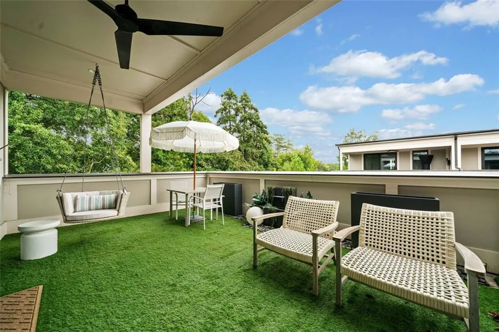 2053 Wheaton Way, Atlanta, Georgia 30328, 4 Bedrooms Bedrooms, ,4 BathroomsBathrooms,Residential,Sold,2053 Wheaton Way,7465942