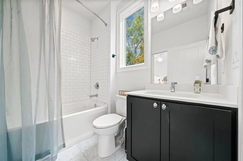 2053 Wheaton Way, Atlanta, Georgia 30328, 4 Bedrooms Bedrooms, ,4 BathroomsBathrooms,Residential,Sold,2053 Wheaton Way,7465942