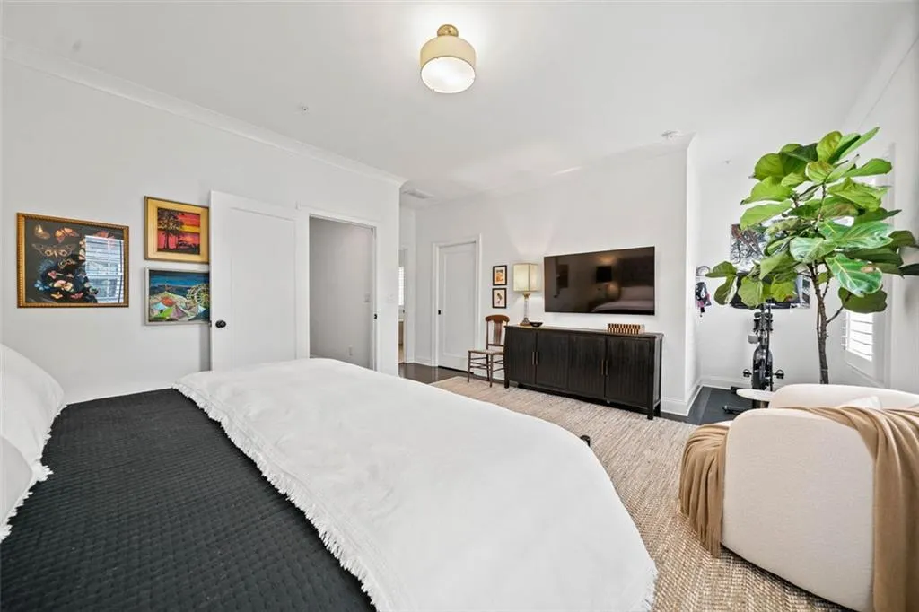 2053 Wheaton Way, Atlanta, Georgia 30328, 4 Bedrooms Bedrooms, ,4 BathroomsBathrooms,Residential,Sold,2053 Wheaton Way,7465942