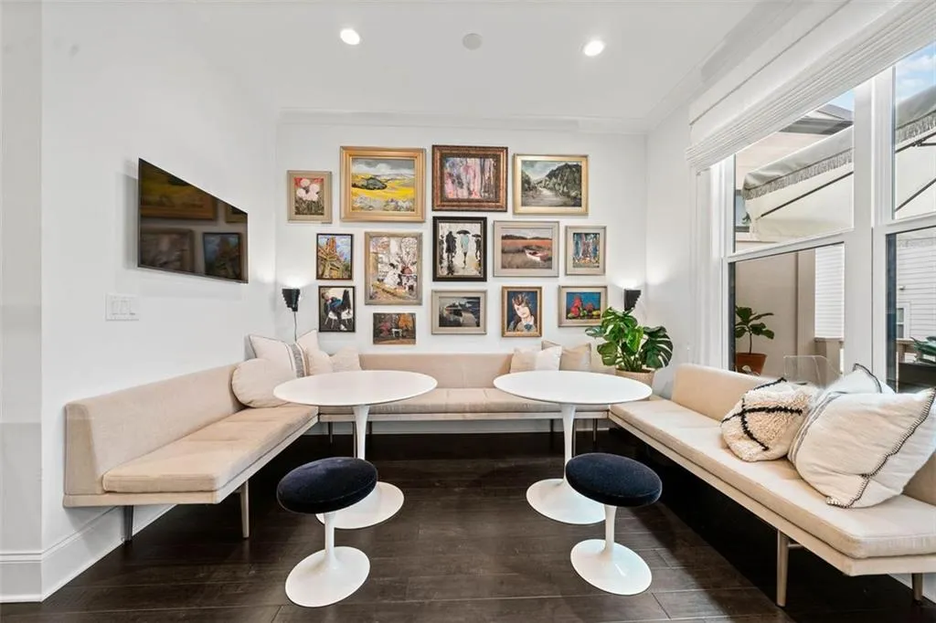 2053 Wheaton Way, Atlanta, Georgia 30328, 4 Bedrooms Bedrooms, ,4 BathroomsBathrooms,Residential,Sold,2053 Wheaton Way,7465942