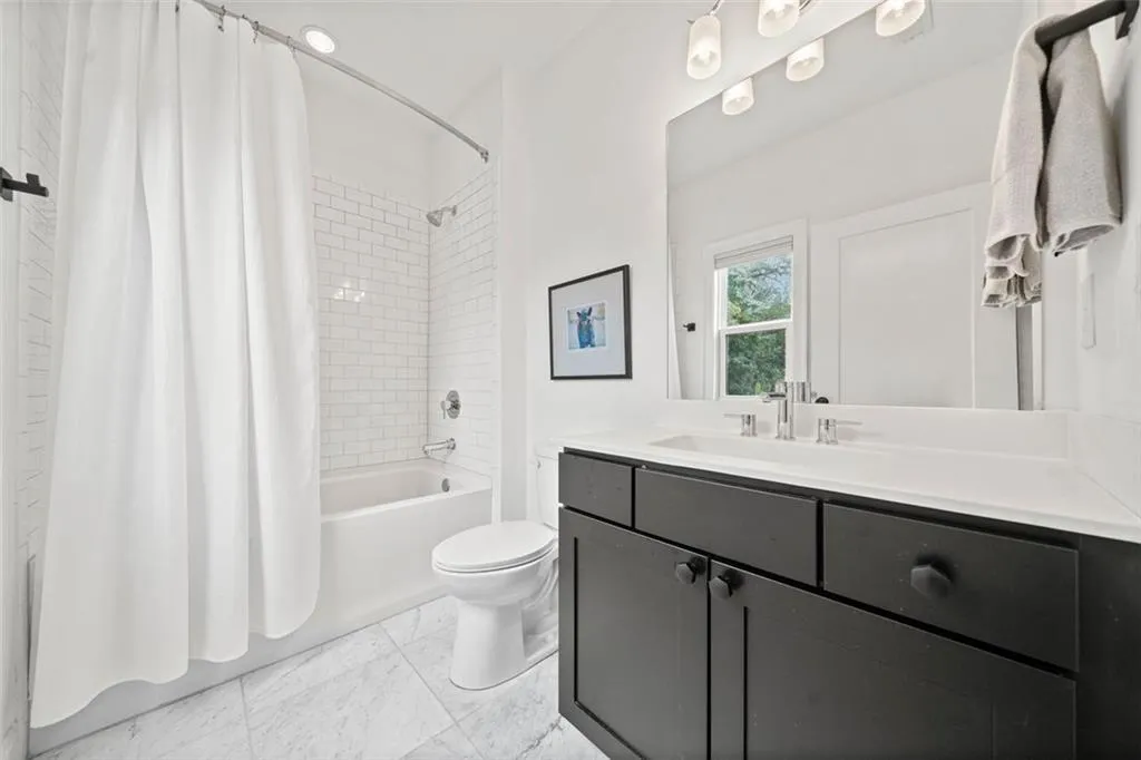 2053 Wheaton Way, Atlanta, Georgia 30328, 4 Bedrooms Bedrooms, ,4 BathroomsBathrooms,Residential,Sold,2053 Wheaton Way,7465942