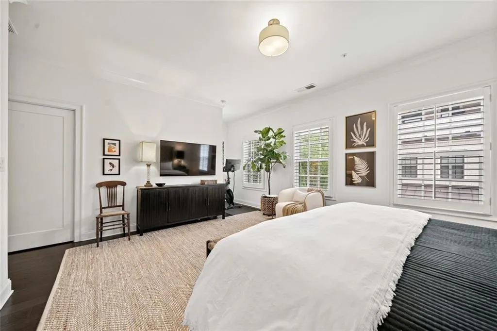 2053 Wheaton Way, Atlanta, Georgia 30328, 4 Bedrooms Bedrooms, ,4 BathroomsBathrooms,Residential,Sold,2053 Wheaton Way,7465942