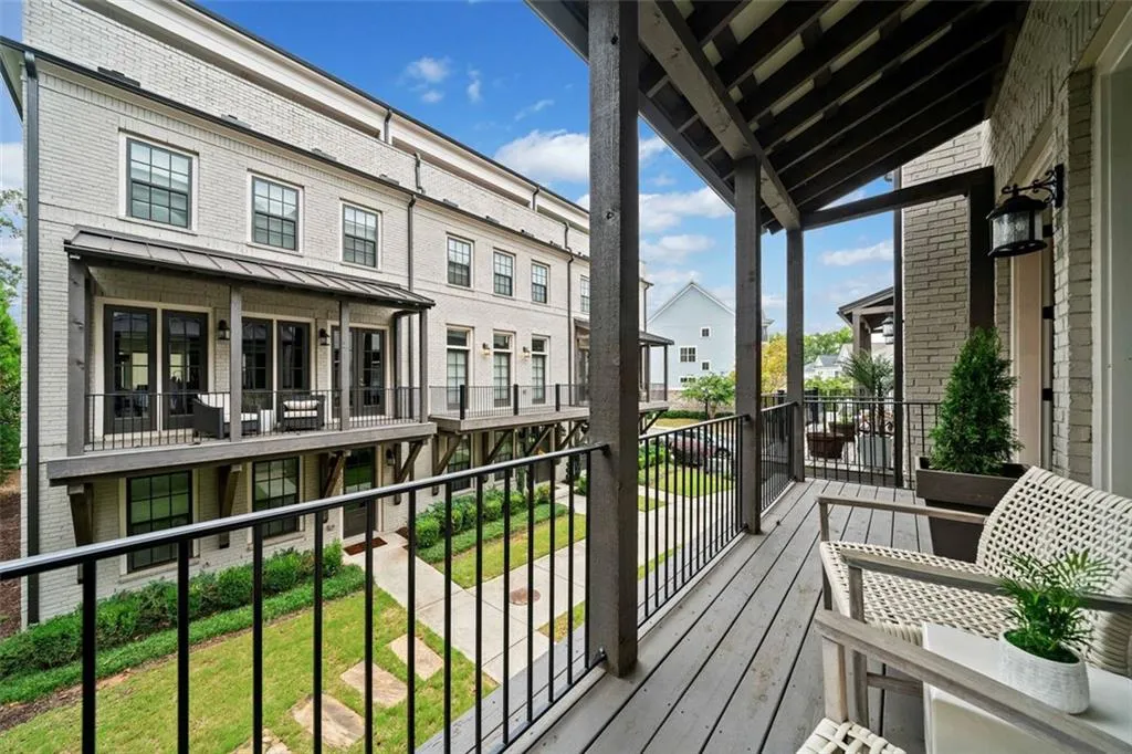 2053 Wheaton Way, Atlanta, Georgia 30328, 4 Bedrooms Bedrooms, ,4 BathroomsBathrooms,Residential,Sold,2053 Wheaton Way,7465942