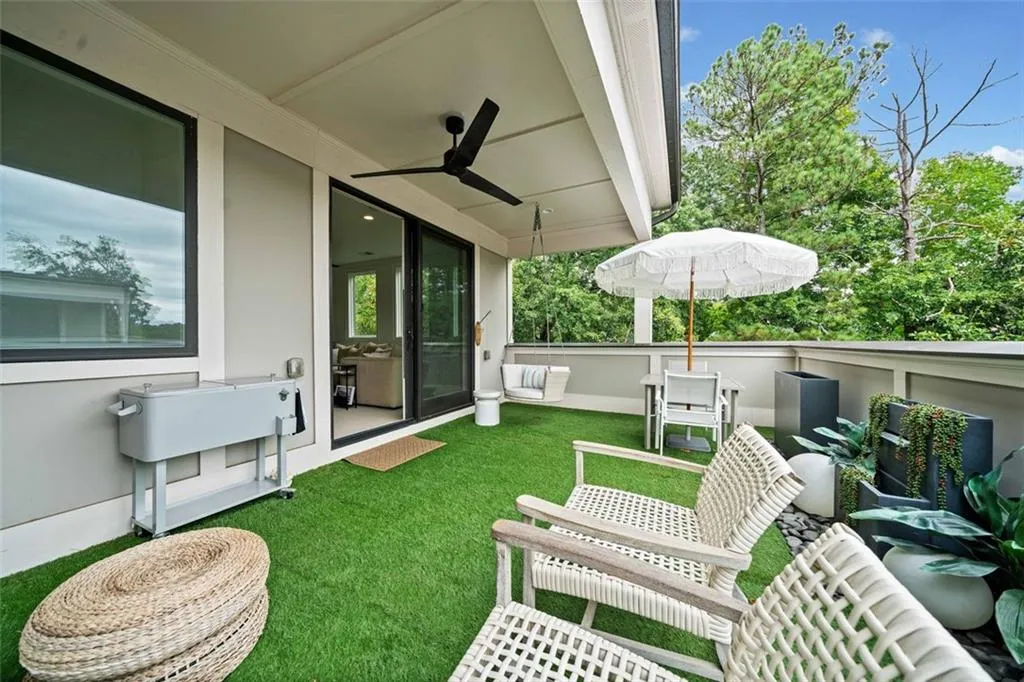 2053 Wheaton Way, Atlanta, Georgia 30328, 4 Bedrooms Bedrooms, ,4 BathroomsBathrooms,Residential,Sold,2053 Wheaton Way,7465942