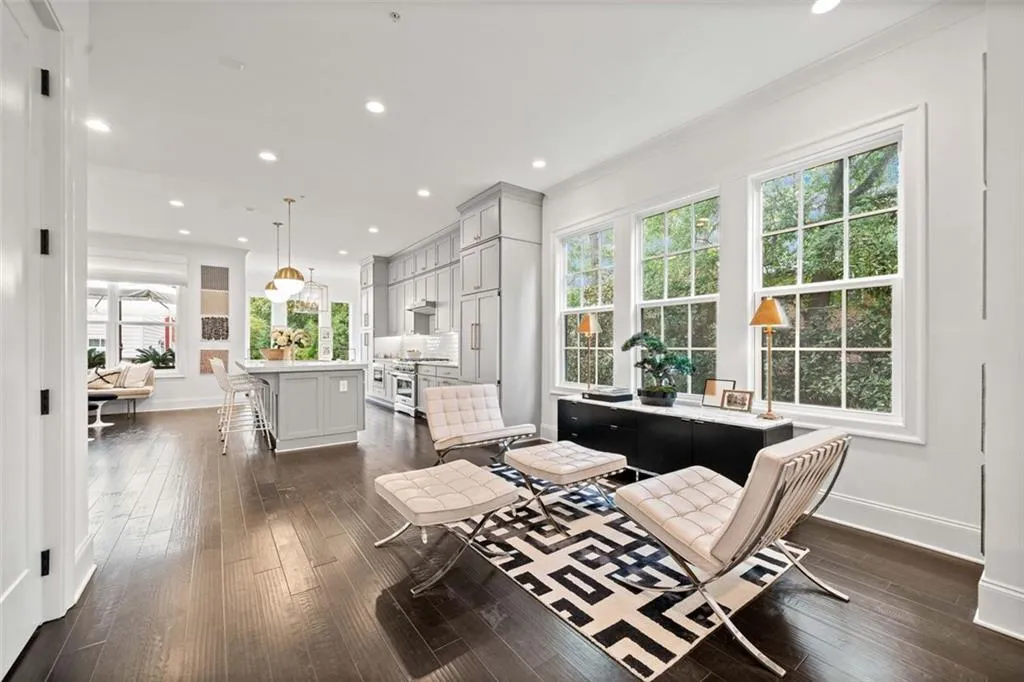 2053 Wheaton Way, Atlanta, Georgia 30328, 4 Bedrooms Bedrooms, ,4 BathroomsBathrooms,Residential,Sold,2053 Wheaton Way,7465942