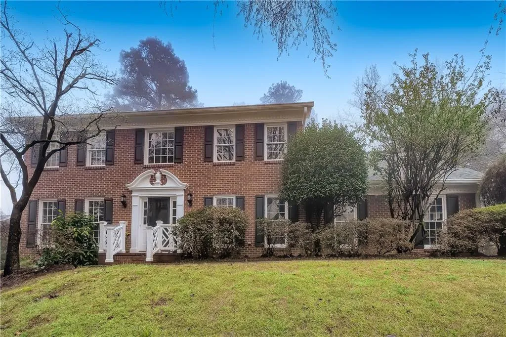 235 Landfall Road, Sandy Springs, Georgia 30328, 6 Bedrooms Bedrooms, ,4 BathroomsBathrooms,Residential,Sold,235 Landfall Road,7006884