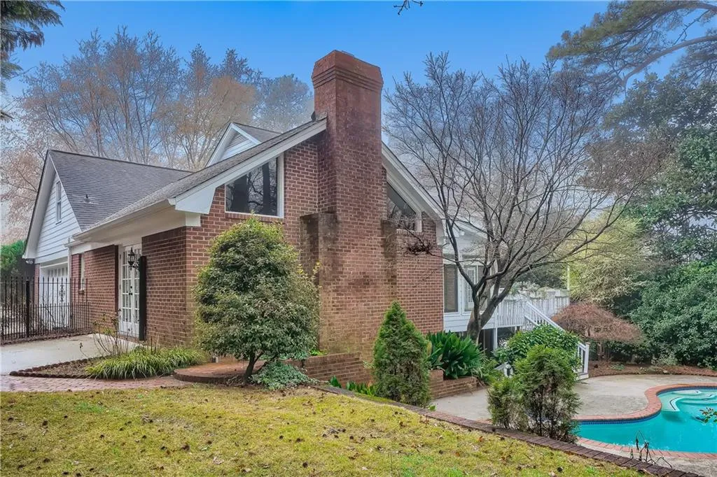 235 Landfall Road, Sandy Springs, Georgia 30328, 6 Bedrooms Bedrooms, ,4 BathroomsBathrooms,Residential,Sold,235 Landfall Road,7006884
