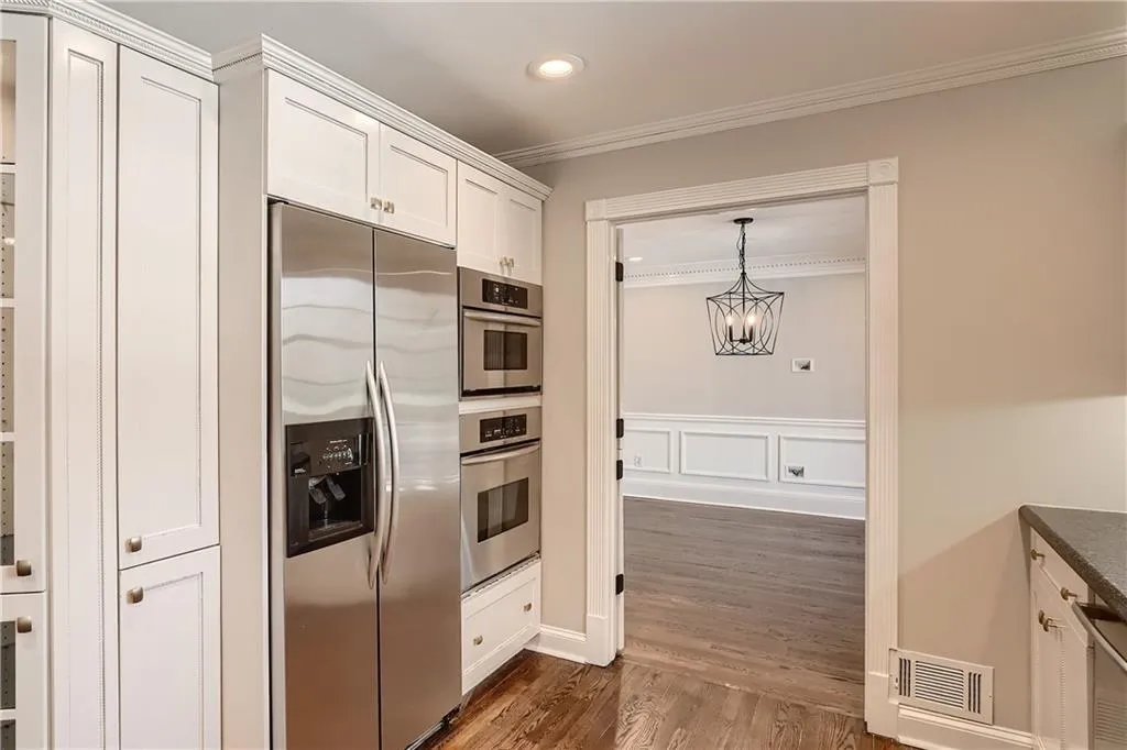 235 Landfall Road, Sandy Springs, Georgia 30328, 6 Bedrooms Bedrooms, ,4 BathroomsBathrooms,Residential,Sold,235 Landfall Road,7006884