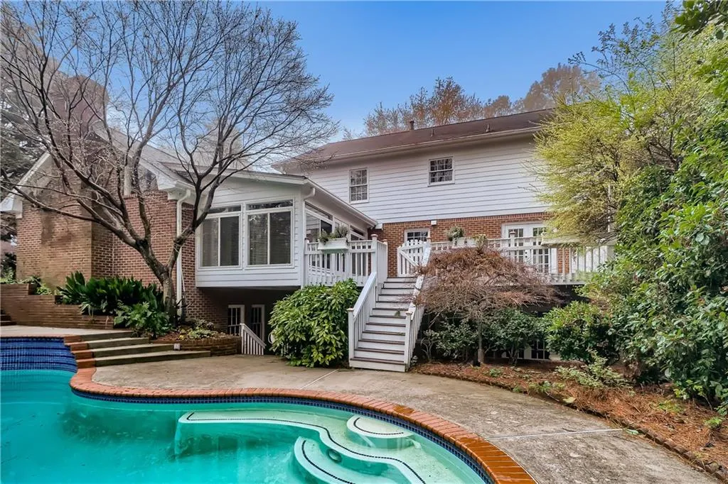 235 Landfall Road, Sandy Springs, Georgia 30328, 6 Bedrooms Bedrooms, ,4 BathroomsBathrooms,Residential,Sold,235 Landfall Road,7006884