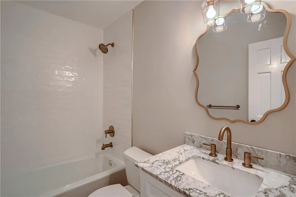 235 Landfall Road, Sandy Springs, Georgia 30328, 6 Bedrooms Bedrooms, ,4 BathroomsBathrooms,Residential,Sold,235 Landfall Road,7006884