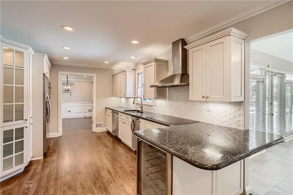 235 Landfall Road, Sandy Springs, Georgia 30328, 6 Bedrooms Bedrooms, ,4 BathroomsBathrooms,Residential,Sold,235 Landfall Road,7006884