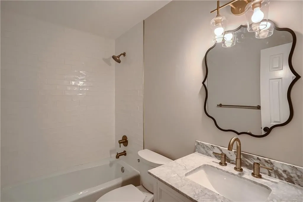 235 Landfall Road, Sandy Springs, Georgia 30328, 6 Bedrooms Bedrooms, ,4 BathroomsBathrooms,Residential,Sold,235 Landfall Road,7006884
