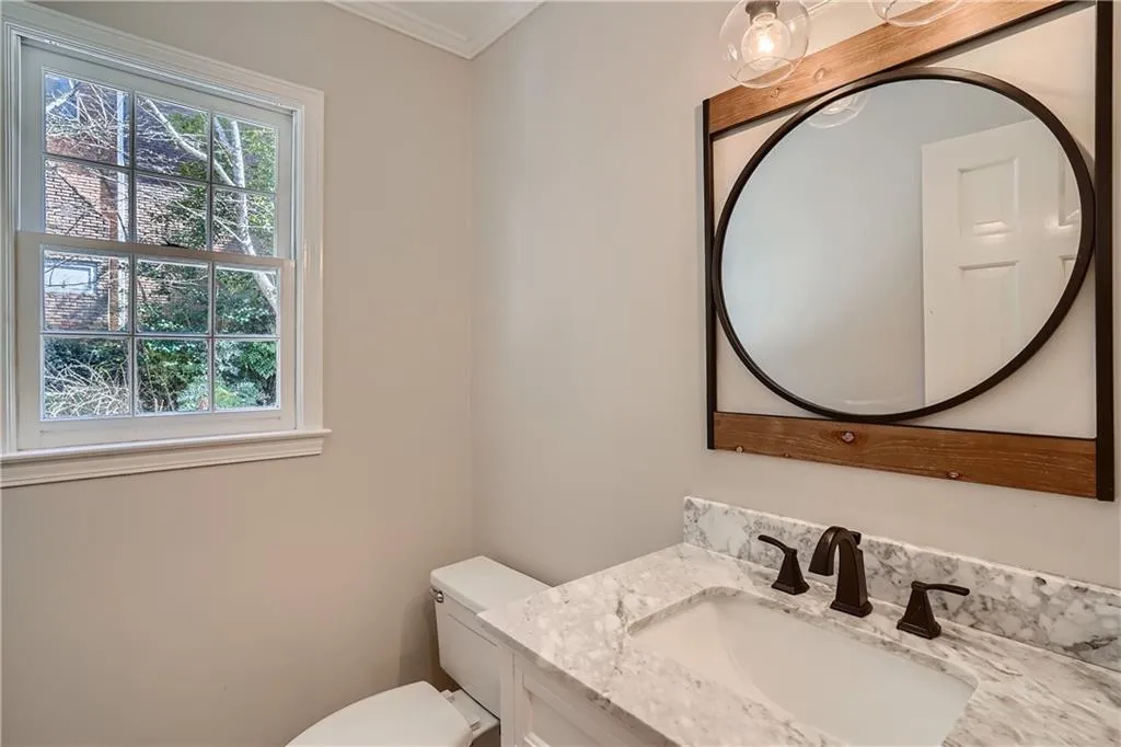 235 Landfall Road, Sandy Springs, Georgia 30328, 6 Bedrooms Bedrooms, ,4 BathroomsBathrooms,Residential,Sold,235 Landfall Road,7006884