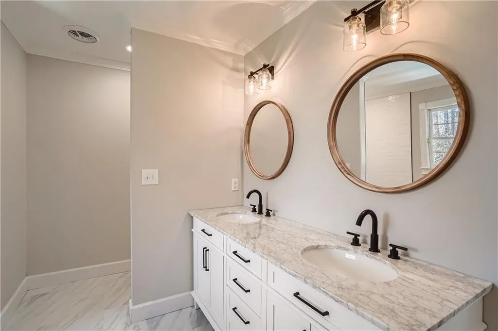 235 Landfall Road, Sandy Springs, Georgia 30328, 6 Bedrooms Bedrooms, ,4 BathroomsBathrooms,Residential,Sold,235 Landfall Road,7006884