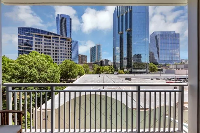 3338 Peachtree Road Ne Unit 508, Atlanta, Georgia 30326, 2 Bedrooms Bedrooms, ,2 BathroomsBathrooms,Residential,For Sale,3338 Peachtree Road Ne Unit 508,7585286