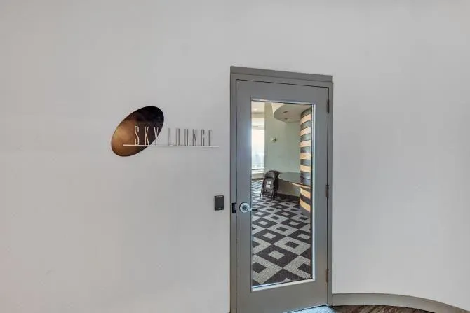 3338 Peachtree Road Ne Unit 508, Atlanta, Georgia 30326, 2 Bedrooms Bedrooms, ,2 BathroomsBathrooms,Residential,For Sale,3338 Peachtree Road Ne Unit 508,7585286