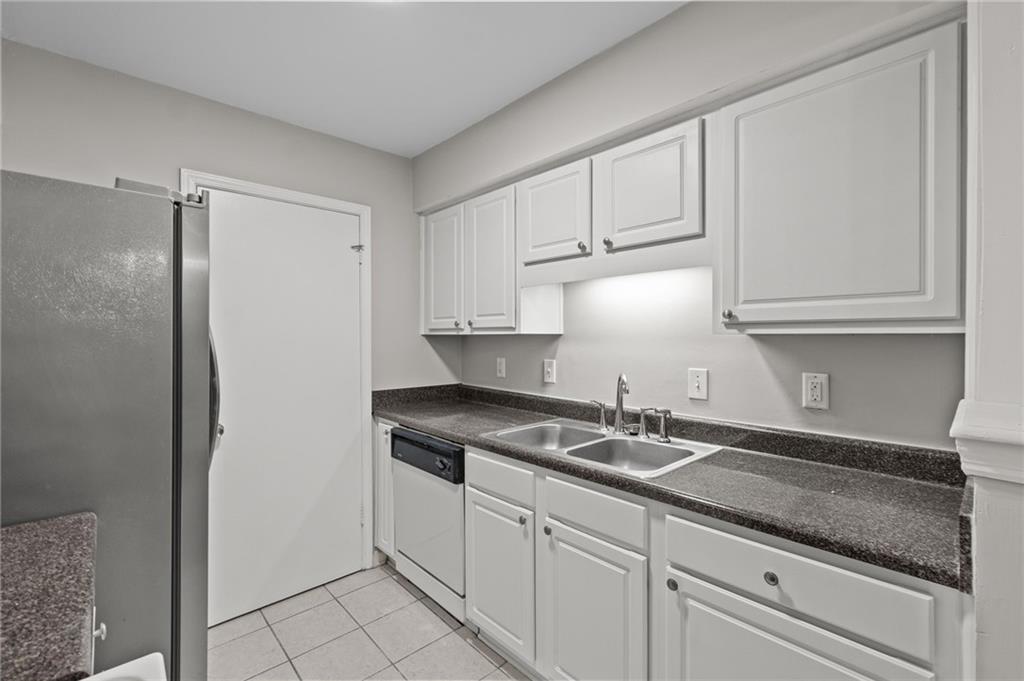 1307 Wingate Way, Sandy Springs, Georgia 30350, 2 Bedrooms Bedrooms, ,2 BathroomsBathrooms,Residential,Sold,1307 Wingate Way,7307858