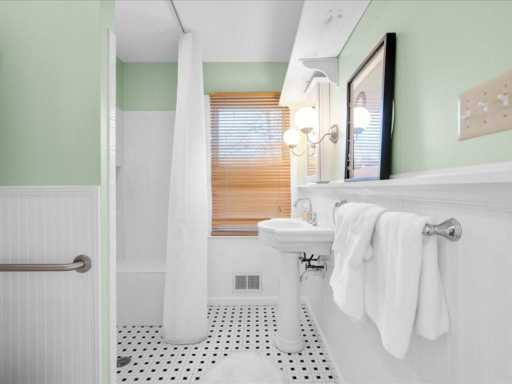 5134 Timber Trail South, Sandy Springs, Georgia 30342, 4 Bedrooms Bedrooms, ,3 BathroomsBathrooms,Residential,Sold,5134 Timber Trail South,7310852 5134 Timber Trail South, Sandy Springs, Georgia 30342, 4 Bedrooms Bedrooms, ,3 BathroomsBathrooms,Residential,Sold,5134 Timber Trail South,7310852