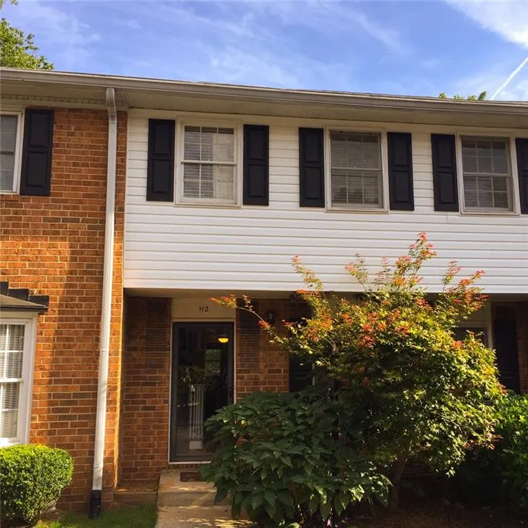 6520 Roswell Road Unit 112, Sandy Springs, Georgia 30328, 3 Bedrooms Bedrooms, ,2 BathroomsBathrooms,Residential,Sold,6520 Roswell Road Unit 112,5736820