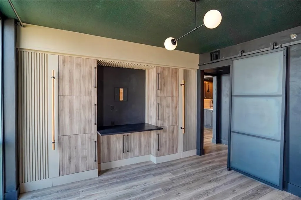 2870 Pharr Court South Nw Unit 2402, Atlanta, Georgia 30305, 1 Bedroom Bedrooms, ,1 BathroomBathrooms,Residential,For Sale,2870 Pharr Court South Nw Unit 2402,7540987