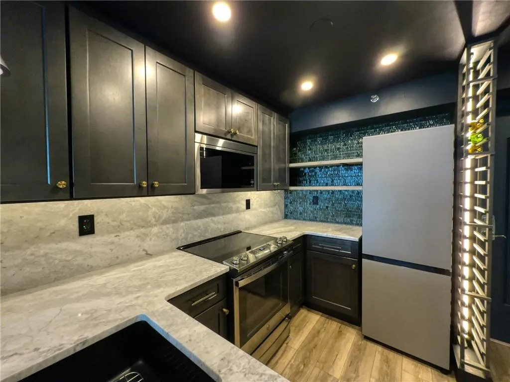 2870 Pharr Court South Nw Unit 2402, Atlanta, Georgia 30305, 1 Bedroom Bedrooms, ,1 BathroomBathrooms,Residential,For Sale,2870 Pharr Court South Nw Unit 2402,7540987