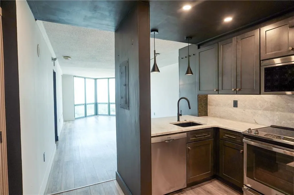 2870 Pharr Court South Nw Unit 2402, Atlanta, Georgia 30305, 1 Bedroom Bedrooms, ,1 BathroomBathrooms,Residential,For Sale,2870 Pharr Court South Nw Unit 2402,7540987