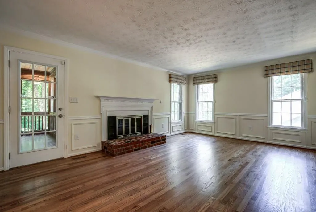 4458 Glengary Drive Ne, Atlanta, Georgia 30342, 4 Bedrooms Bedrooms, ,2 BathroomsBathrooms,Residential,Sold,4458 Glengary Drive Ne,5851051