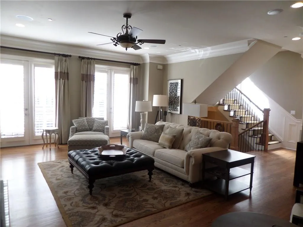 3475 Roxboro Place Unit 8, Atlanta, Georgia 30326, 4 Bedrooms Bedrooms, ,4 BathroomsBathrooms,Residential,Sold,3475 Roxboro Place Unit 8,5849633