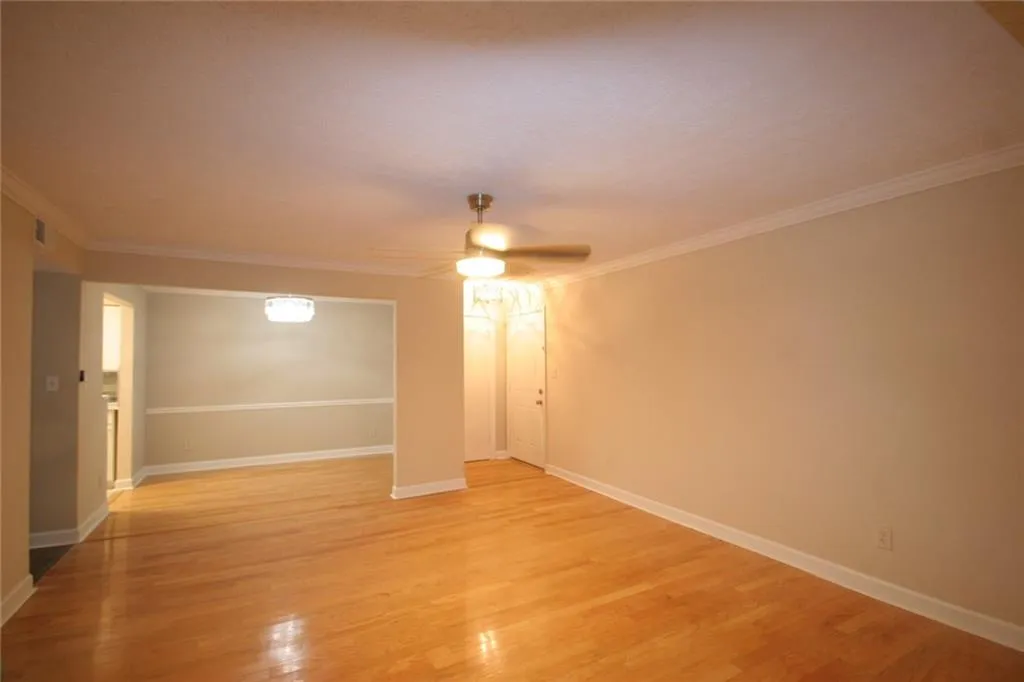 5141 Roswell Road Unit 9, Sandy Springs, Georgia 30342, 2 Bedrooms Bedrooms, ,1 BathroomBathrooms,Residential,Sold,5141 Roswell Road Unit 9,7226564