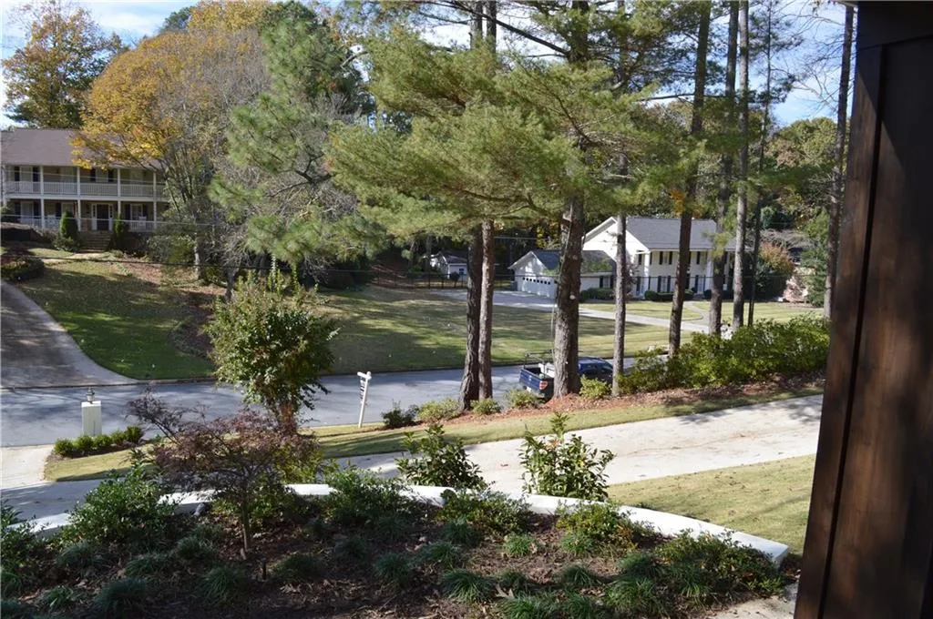 5860 Riverwood Drive N, Sandy Springs, Georgia 30328, 5 Bedrooms Bedrooms, ,4 BathroomsBathrooms,Residential,Sold,5860 Riverwood Drive N,5957942