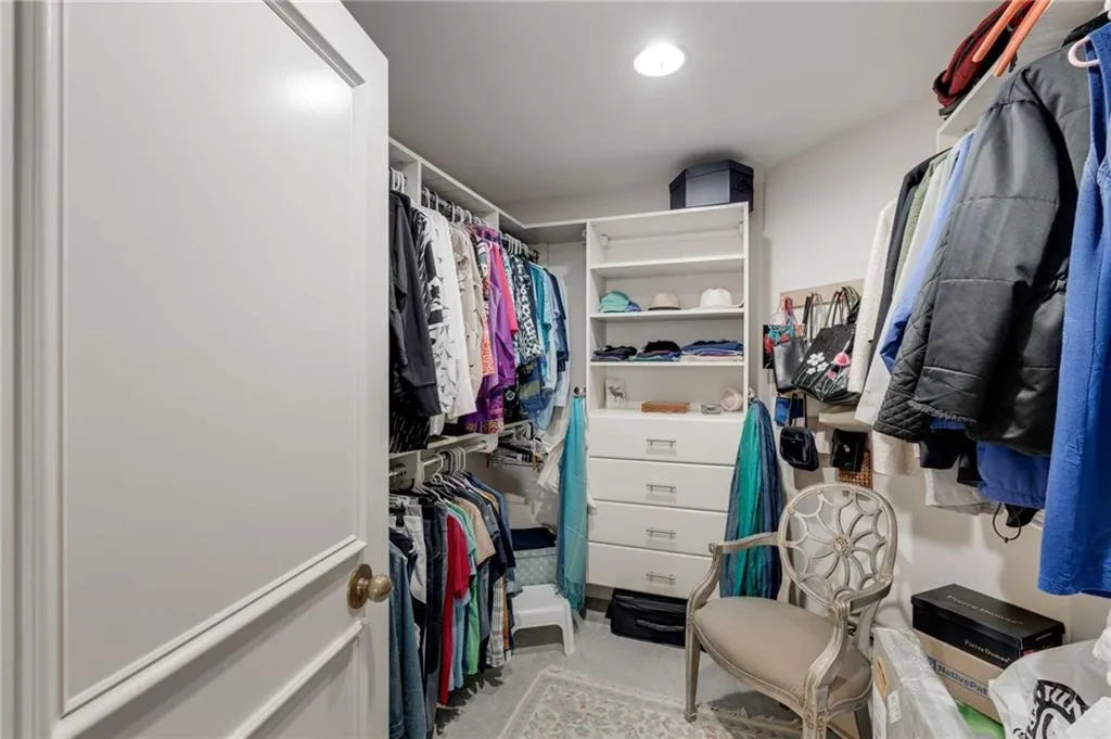 2660 Peachtree Road Nw Unit 10h, Atlanta, Georgia 30305, 1 Bedroom Bedrooms, ,2 BathroomsBathrooms,Residential,For Sale,2660 Peachtree Road Nw Unit 10h,7592736