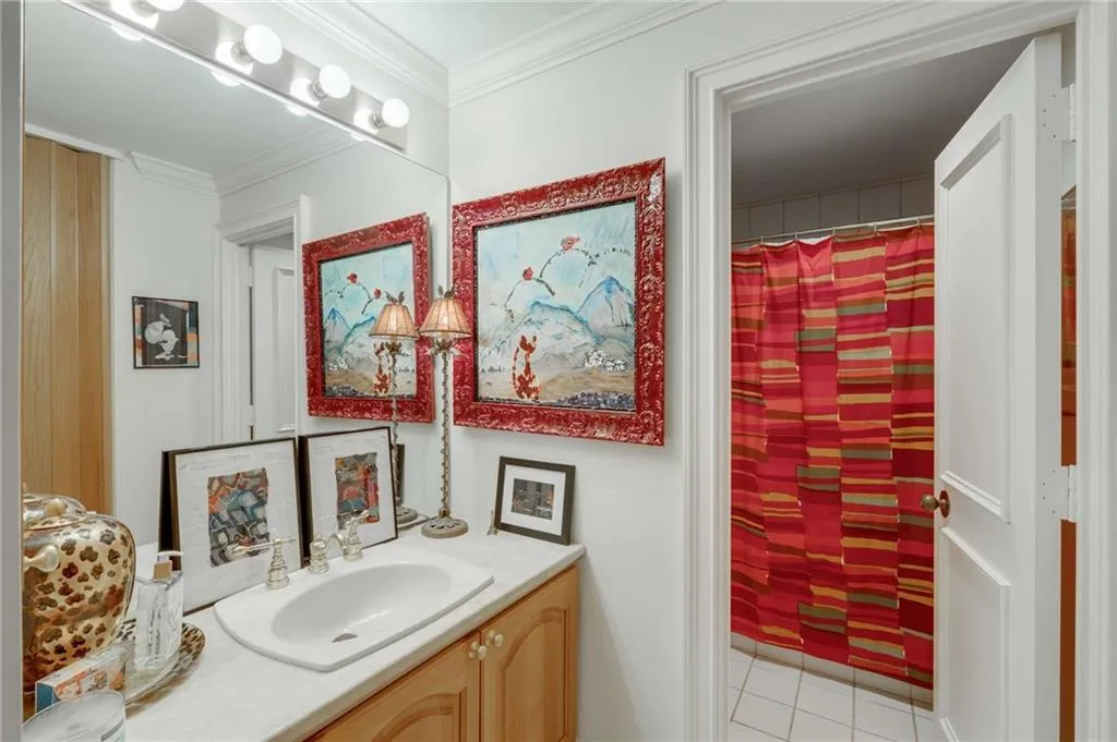 2660 Peachtree Road Nw Unit 10h, Atlanta, Georgia 30305, 1 Bedroom Bedrooms, ,2 BathroomsBathrooms,Residential,For Sale,2660 Peachtree Road Nw Unit 10h,7592736