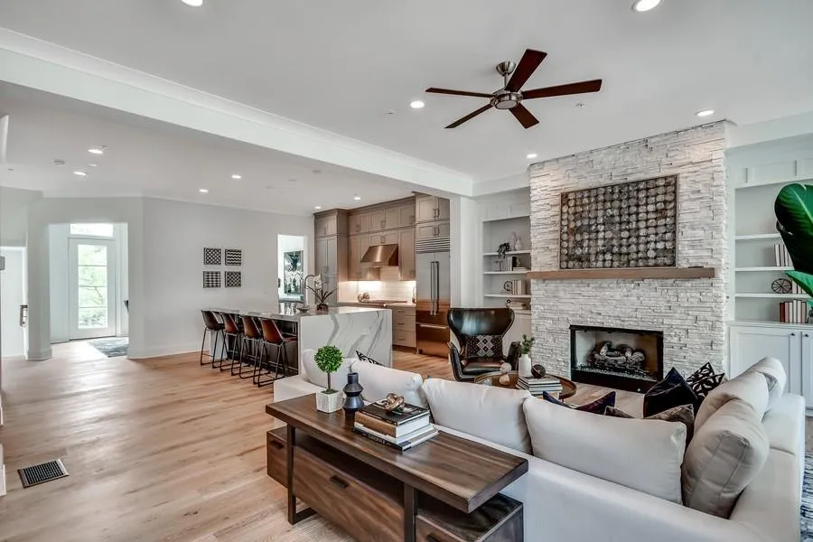 126 W Wieuca Road Unit 4, Sandy Springs, Georgia 30342, 3 Bedrooms Bedrooms, ,4 BathroomsBathrooms,Residential,Sold,126 W Wieuca Road Unit 4,6103888