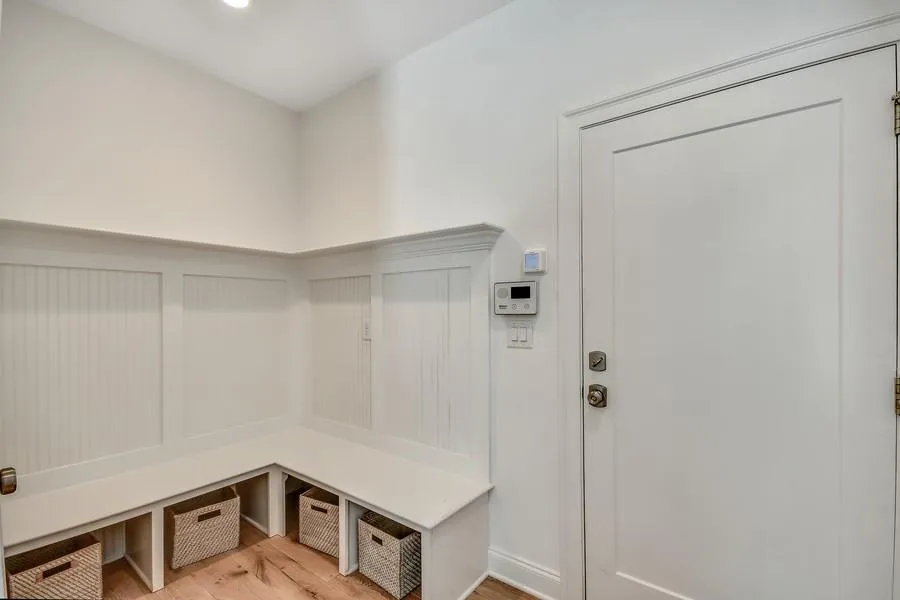 126 W Wieuca Road Unit 4, Sandy Springs, Georgia 30342, 3 Bedrooms Bedrooms, ,4 BathroomsBathrooms,Residential,Sold,126 W Wieuca Road Unit 4,6103888