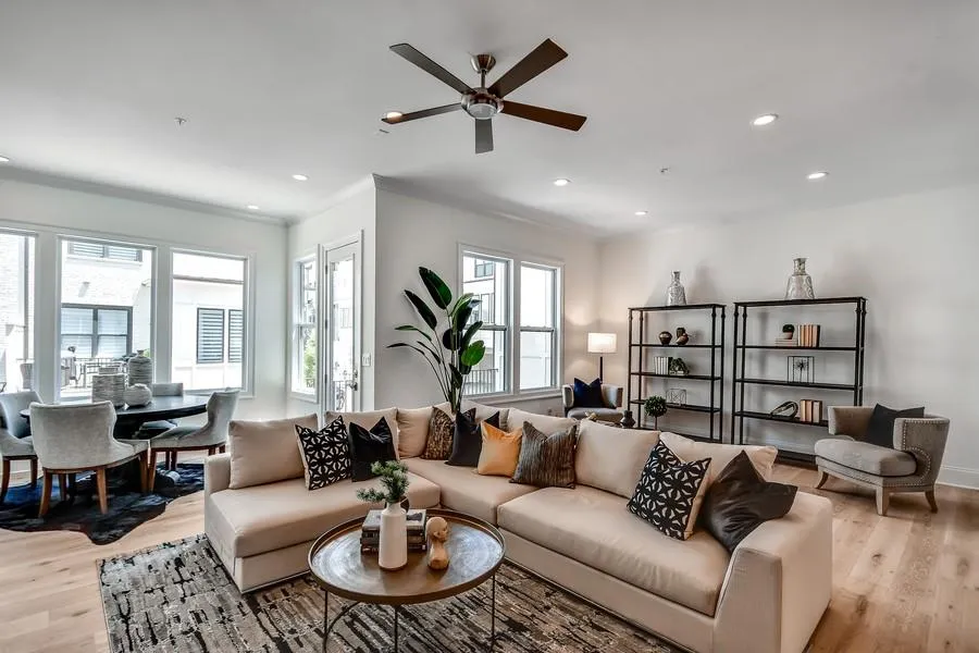 126 W Wieuca Road Unit 4, Sandy Springs, Georgia 30342, 3 Bedrooms Bedrooms, ,4 BathroomsBathrooms,Residential,Sold,126 W Wieuca Road Unit 4,6103888
